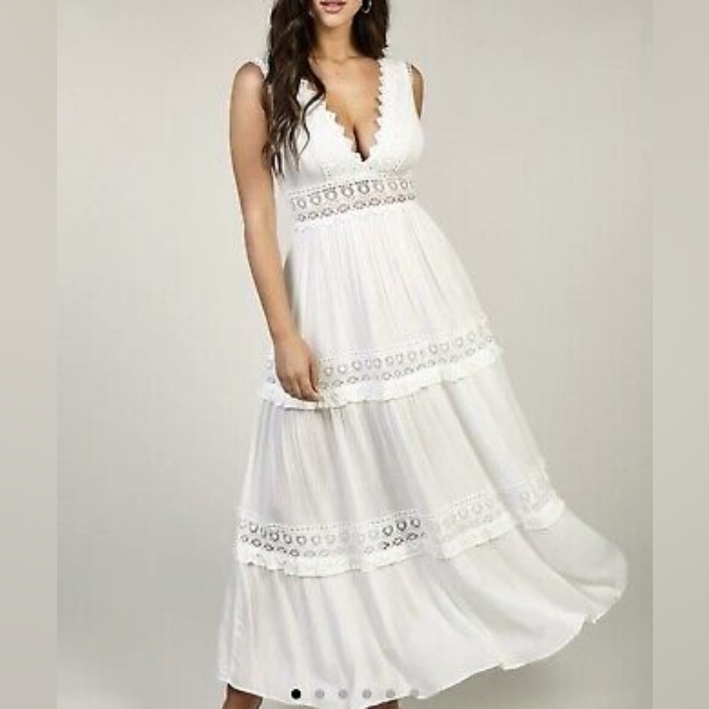 Mable Savanna White Maxi Lace Plunging Neckline Dress Size S